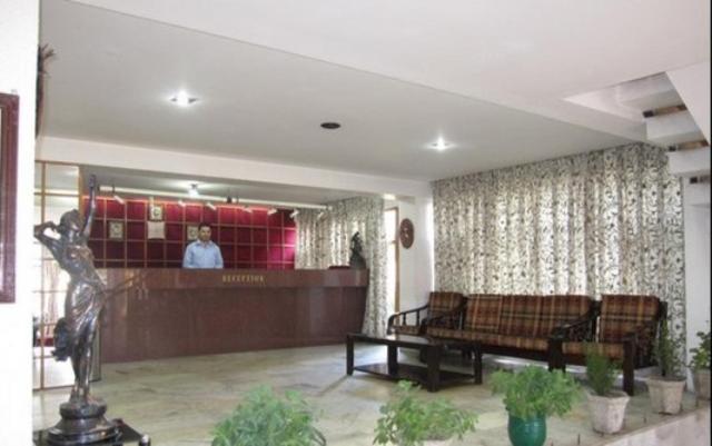 Hotel Imperial Lake View Srīnagar Extérieur photo