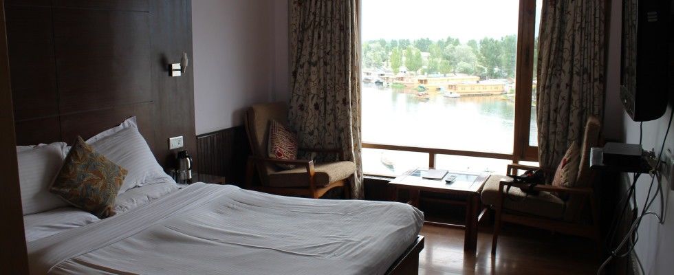Hotel Imperial Lake View Srīnagar Extérieur photo